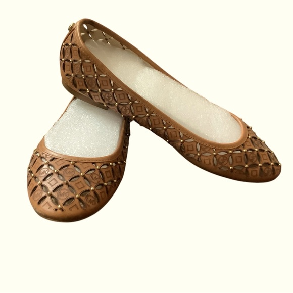 MICHAEL Michael Kors Gabriella flats with initials and gold bead trim. Sz 6 - Picture 3 of 7